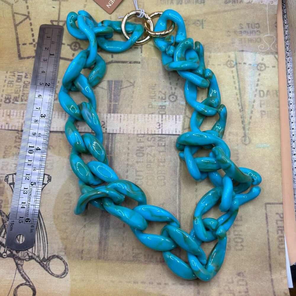 New Pink Linen Designer Chunky Lucite Acrylic Turquoise Blue Chain Neckl… - Picture 6 of 8